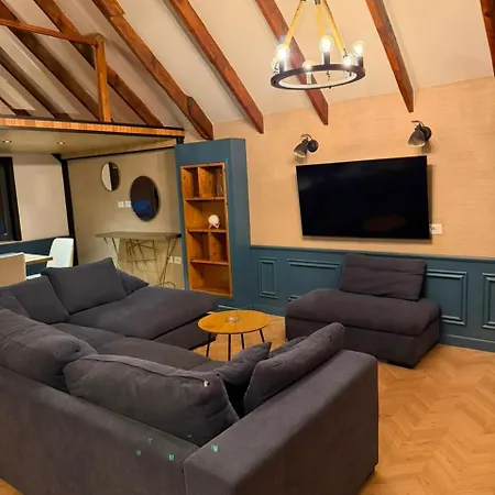 The Sunset Penthouse 100m From New Bazaar -balcony - Available Parking