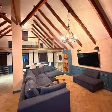 Lejlighed The Sunset Penthouse 100m From New Bazaar -balcony - Available Parking Tirana
